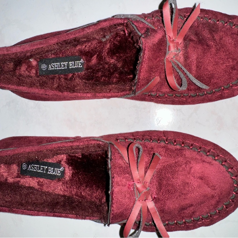 Ashley Blue Women's Burgundy Moccasins